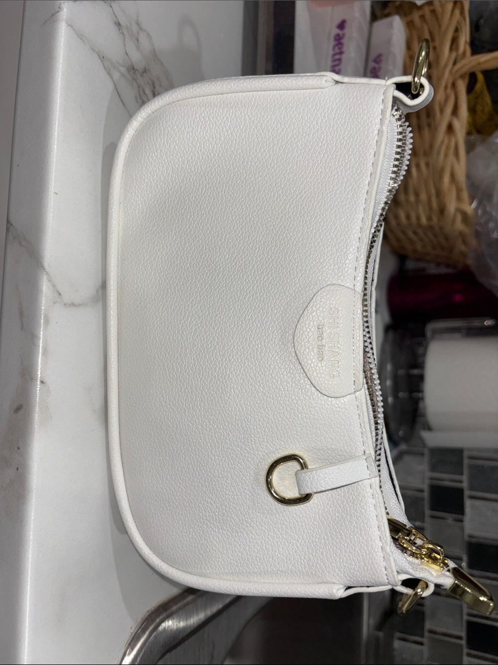 White Shoulder Bag with Gold Heart Chain 🤍